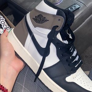 AIR JORDAN 1 DARK MOCHA